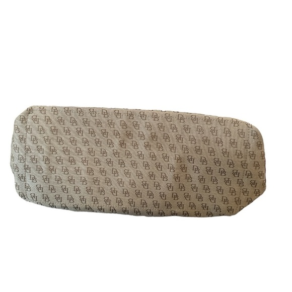 Dooney & Bourke Large Hobo Bag – Monogram Canvas – Very Good Condition - Picture 5 of 13